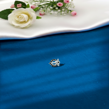 925 Sterling Silver Ultra Light Weighted Black Stone Cluster Nose Pin